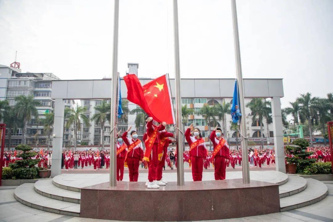 发现冷知识的小说和散文的区别,肖央现场给出解释,主持人都质疑了!平台, 尽在你掌中